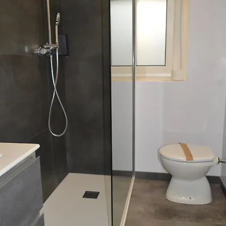 Geometric Hermes Bianca Pensión