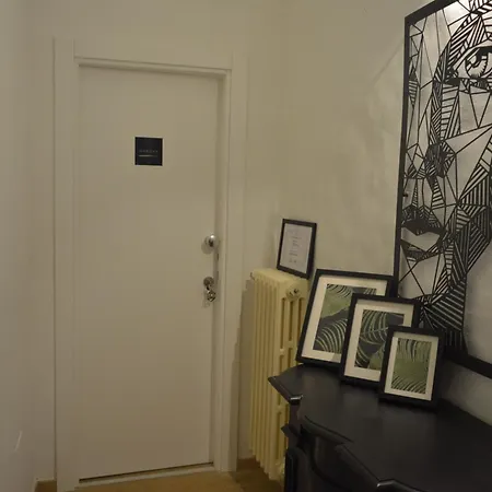 Pensión Geometric Hermes Bianca 4*