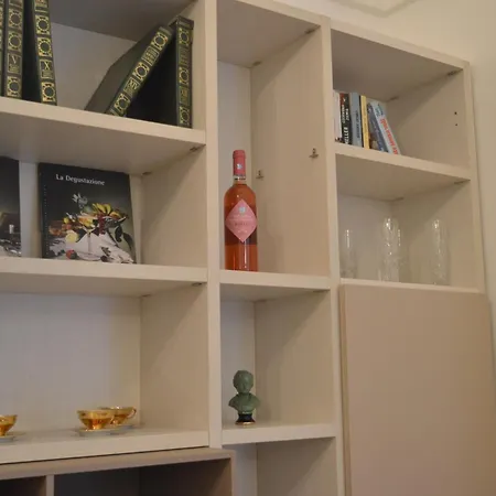 Geometric Hermes Bianca Pensión 4*