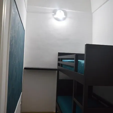 Geometric Hermes Bianca Pensión