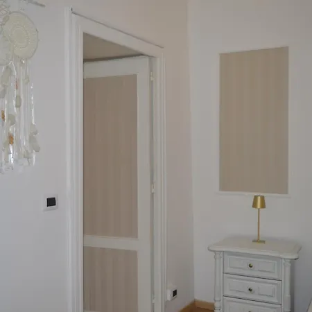 Geometric Hermes Bianca 4*