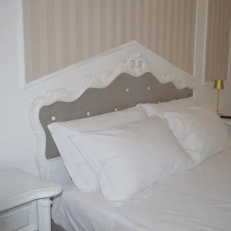 Pensión Geometric Hermes Bianca Palo del Colle