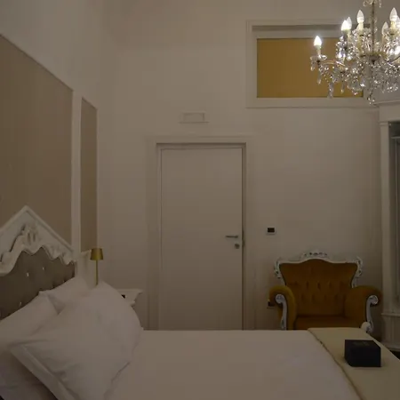 Pensión Geometric Hermes Bianca 4*