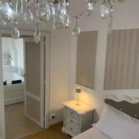 Geometric Hermes Bianca Maison d'hôtes 4*